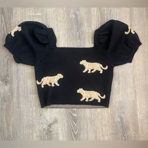 entro Black Puff-Sleeve Crop Top with Tan Tiger Motifs